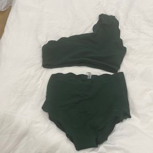 Vintage high waisted swimsuit two piece scalloped trim - green